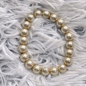 Elegant Pearl Bracelet